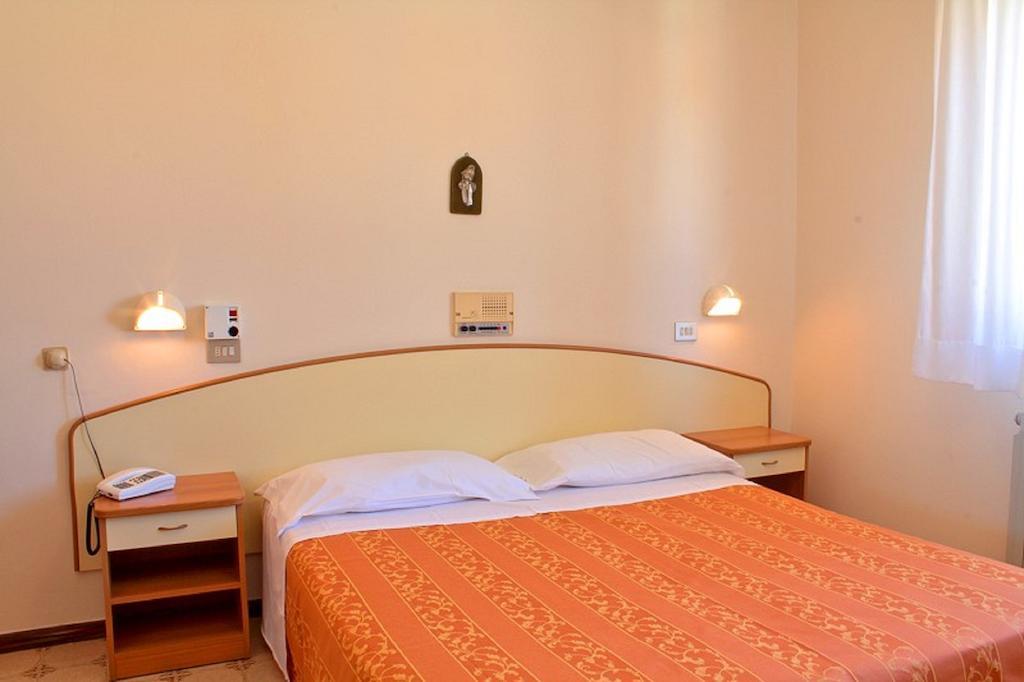 Hotel Saturno Chianciano Terme Pokoj fotografie